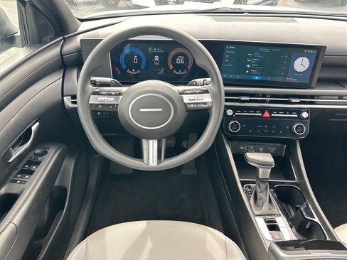 Used 2025 Hyundai Santa Cruz SEL FWD image 9