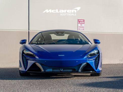 New 2026 McLaren Artura image 10
