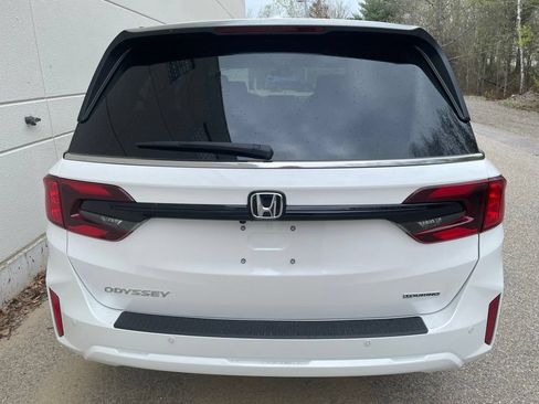 New 2026 Honda Odyssey Touring image 8