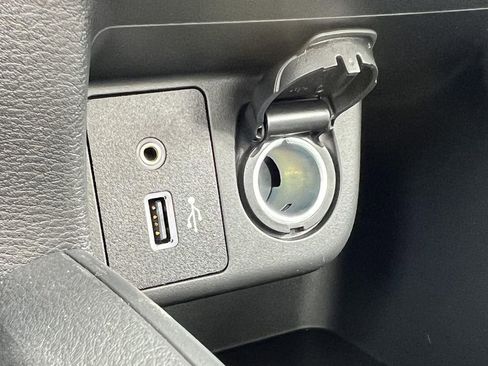 Used 2025 Nissan Versa S w/ Trunk Package image 23