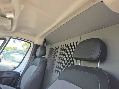 Used 2025 RAM ProMaster 2500 w/ Safety Group FWD image 8
