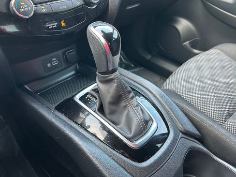 Used 2021 Nissan Rogue Sport SV FWD image 27
