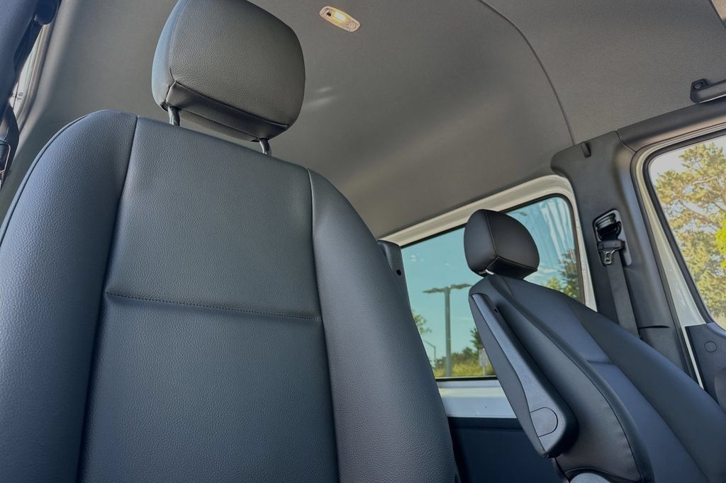 Used 2025 Mercedes-Benz Sprinter 2500 image 14