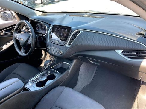 Used 2024 Chevrolet Malibu LT FWD image 13