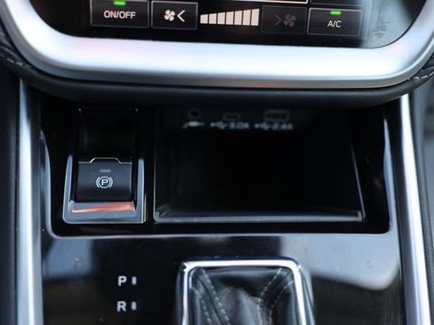 Certified 2023 Subaru Legacy Limited AWD/4WD image 40