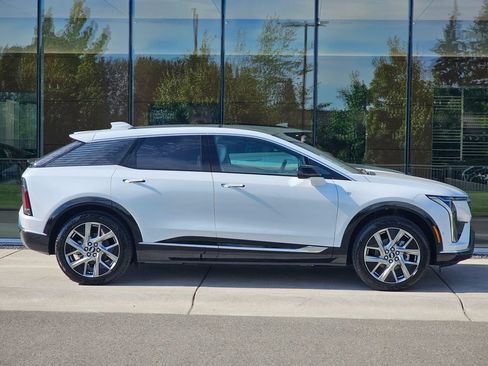 New 2026 Cadillac Optiq Luxury 2 AWD/4WD image 6