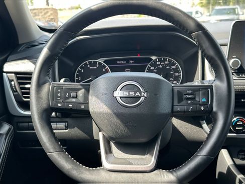 Used 2025 Nissan Rogue SV AWD/4WD image 30
