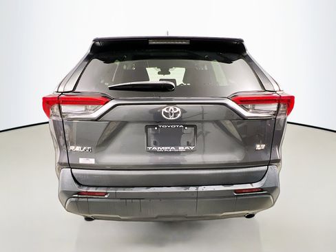 Used 2022 Toyota RAV4 LE image 6