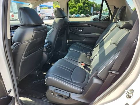 Used 2025 Honda Pilot Elite image 13