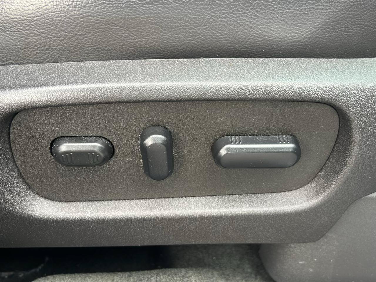 Used 2014 Ford Explorer Limited w/ Equipment Group 301A AWD/4WD image 11