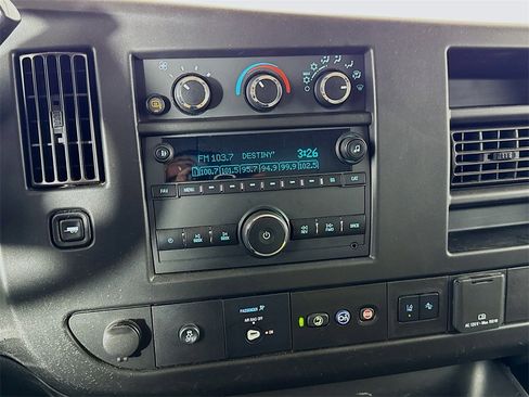 Used 2021 Chevrolet Express 3500 w/ Driver Convenience Package image 23