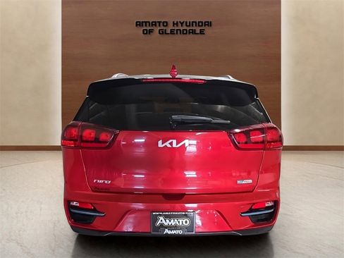 Used 2022 Kia Niro EX w/ Cold Weather Package image 5