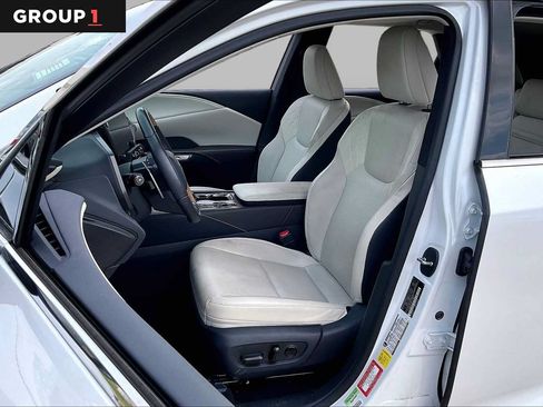 Used 2024 Lexus RX 350 Premium w/ Accessory Package (Z1) FWD image 7