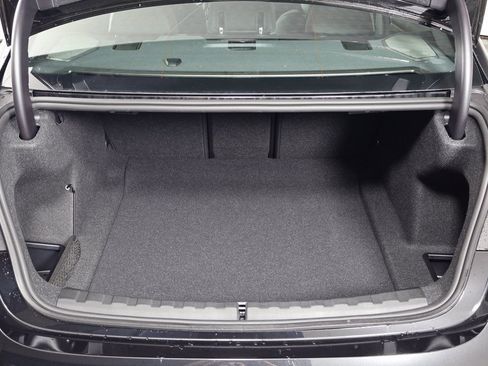 New 2026 BMW 330i Sedan w/ M Sport Package image 8