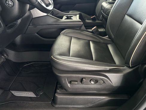 Used 2023 Chevrolet Tahoe Premier AWD/4WD image 13