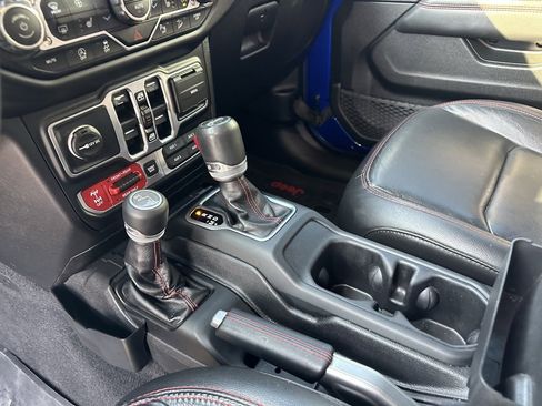 Used 2019 Jeep Wrangler Unlimited Rubicon w/ Dual Top Group image 15