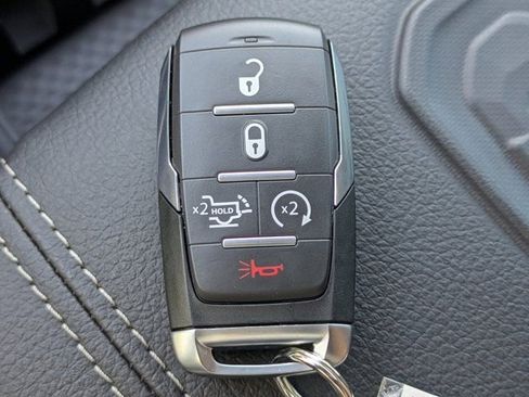 New 2026 RAM 2500 Laramie AWD/4WD image 25
