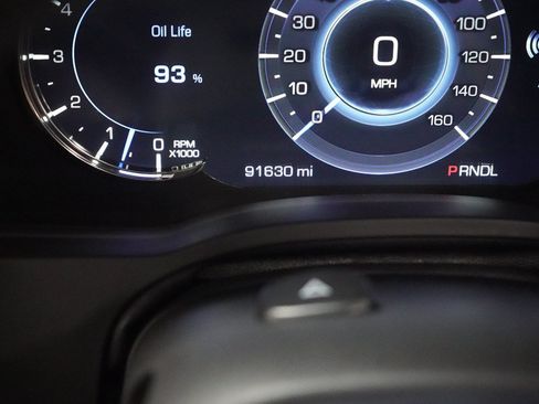 Used 2018 Cadillac Escalade ESV Premium Luxury AWD/4WD image 17