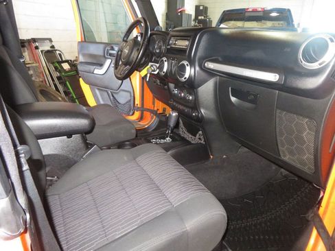 Used 2012 Jeep Wrangler Sahara image 26