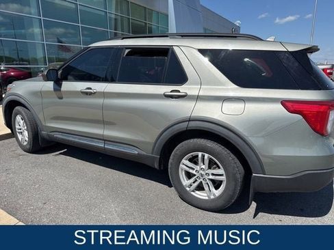 Used 2020 Ford Explorer XLT w/ Comfort Package image 5
