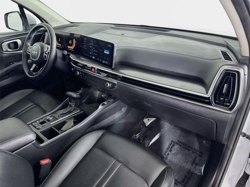 Certified 2025 Kia Sorento S w/ Panoramic Sunroof Package FWD image 30