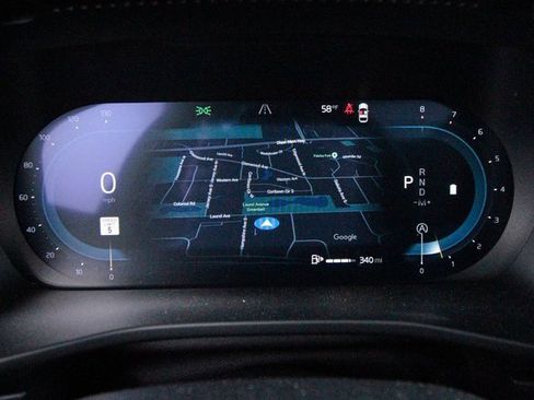 Certified 2025 Volvo XC40 B5 Plus image 15