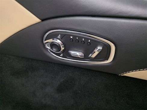 Used 2023 Aston Martin DB11 Coupe image 22