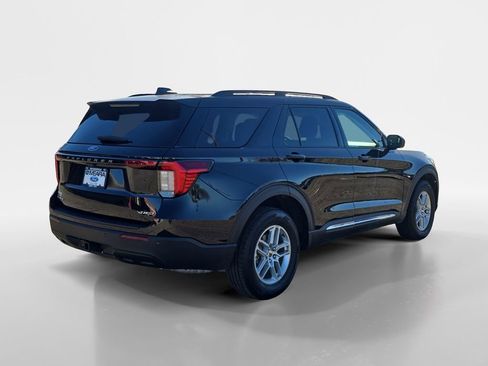 Used 2025 Ford Explorer Active image 5