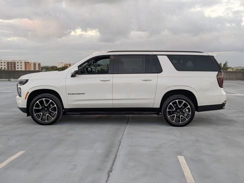 Used 2025 Chevrolet Suburban RST RWD image 9