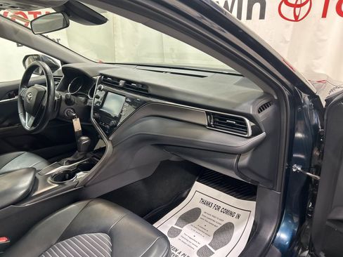 Used 2019 Toyota Camry SE image 12