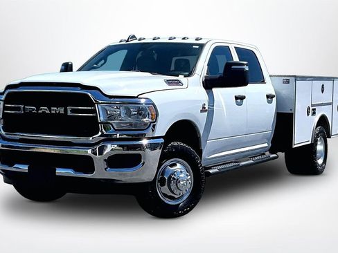 Used 2024 RAM 3500 Tradesman w/ Chrome Appearance Group AWD/4WD image 3