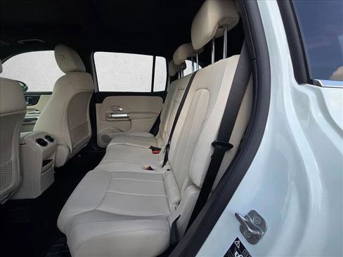 Certified 2025 Mercedes-Benz GLB 250 image 20