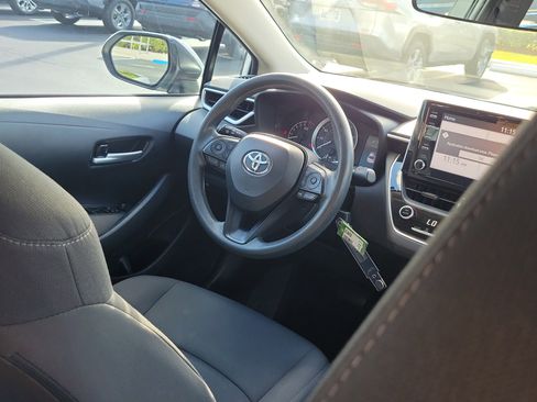 Used 2020 Toyota Corolla LE image 14