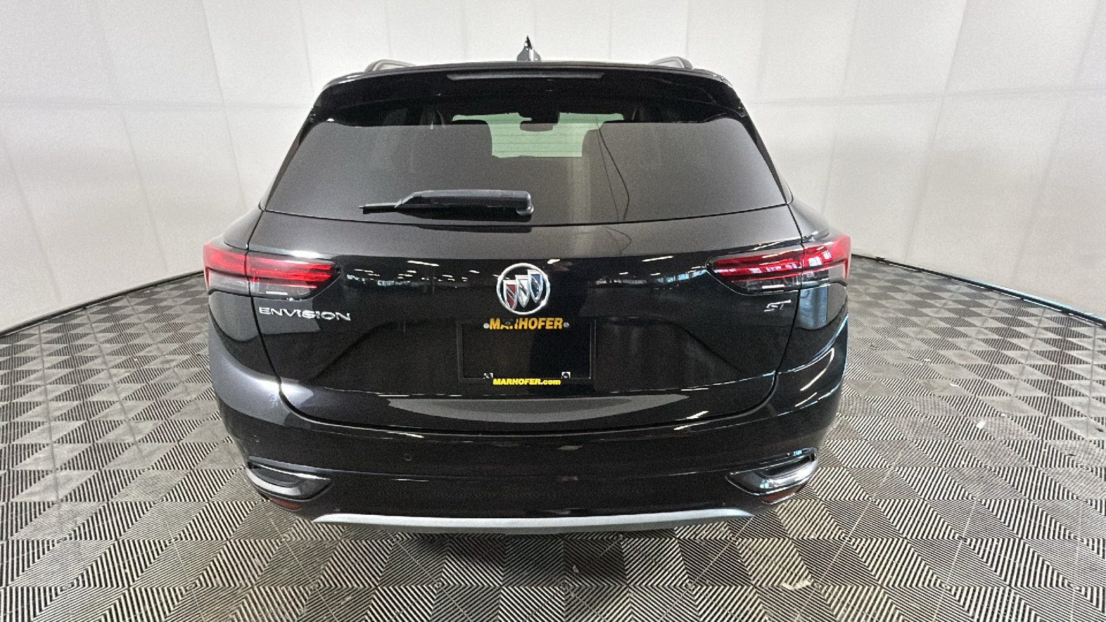 Used 2023 Buick Envision Essence w/ Sport Touring Package FWD image 4