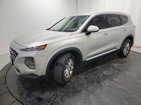 Used 2019 Hyundai Santa Fe SEL image 3
