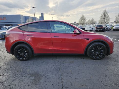 Used 2021 Tesla Model Y Long Range image 17