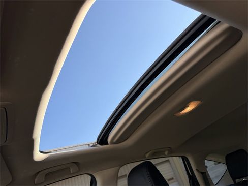 Used 2016 Honda CR-V Touring image 21