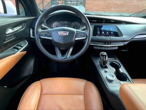 Used 2022 Cadillac XT4 Premium Luxury w/ Cold Weather Package image 8