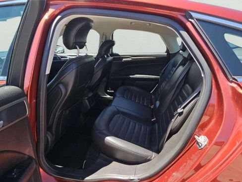 Used 2014 Ford Fusion SE w/ Equipment Group 502A FWD image 7