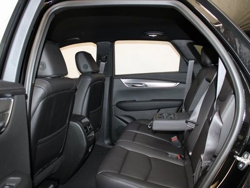 New 2026 Cadillac XT5 Luxury image 8