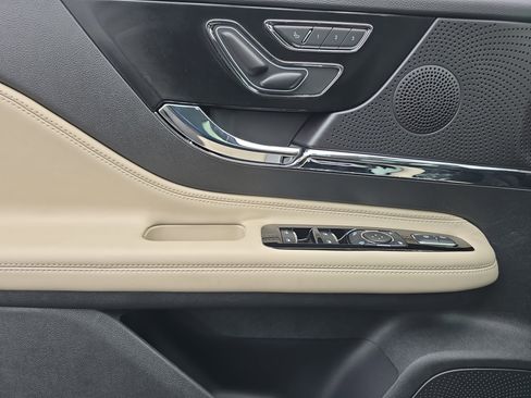 New 2026 Lincoln Corsair Reserve FWD image 24