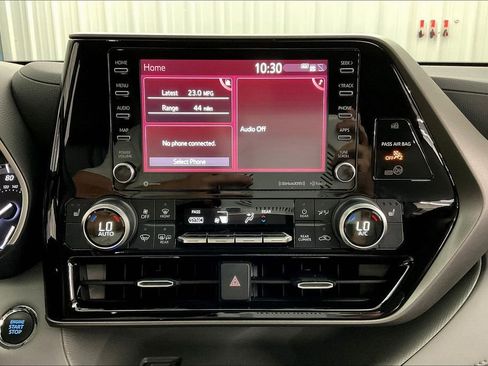 Used 2022 Toyota Highlander XLE image 35