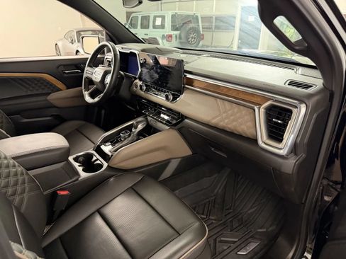 Used 2024 GMC Canyon Denali AWD/4WD image 39