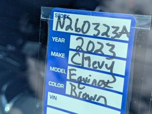 Used 2023 Chevrolet Equinox LT FWD image 26