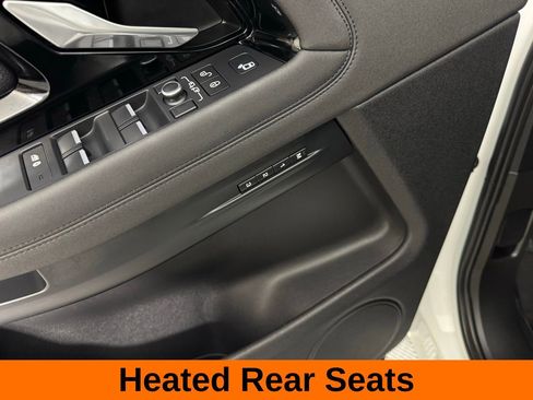 Used 2020 Land Rover Range Rover Evoque R-Dynamic SE image 11