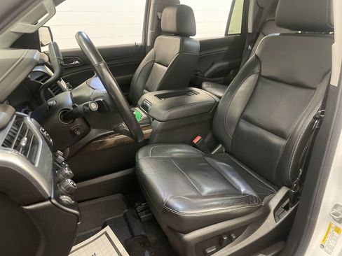 Used 2017 Chevrolet Tahoe LT w/ Luxury Package AWD/4WD image 13