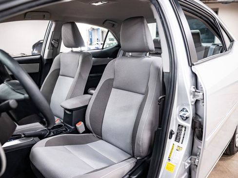 Used 2017 Toyota Corolla LE w/ Body Protection Package FWD image 9