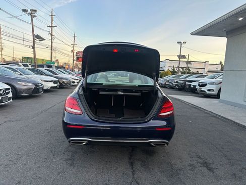 Used 2019 Mercedes-Benz E 300 4MATIC image 29