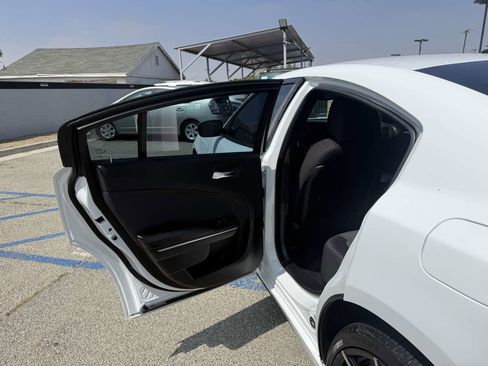 Used 2015 Dodge Charger SE w/ Popular Equipment Group RWD image 18