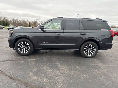 Used 2025 Ford Expedition Platinum image 6
